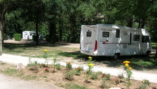 Aire d'Accueil et de Services municipal de Saint Cirq Lapopie - Saint-Cirq-Lapopie